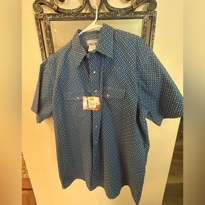 Wrangler rancher style short sleeve shirt
